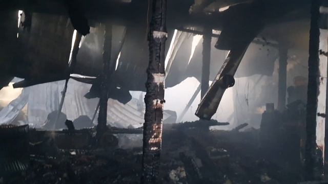 Ночью на Петровской косе ресторан «Паруса» сгорел дотла. смотреть онлайн