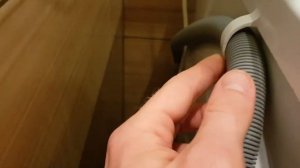 Стиральная машинка постоянно набирает воду. Как решить проблему. Машинка Ariston Hotpoint RST 703 D