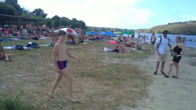 на Исаковском водохранилище( пляж бамбук) смотреть онлайн