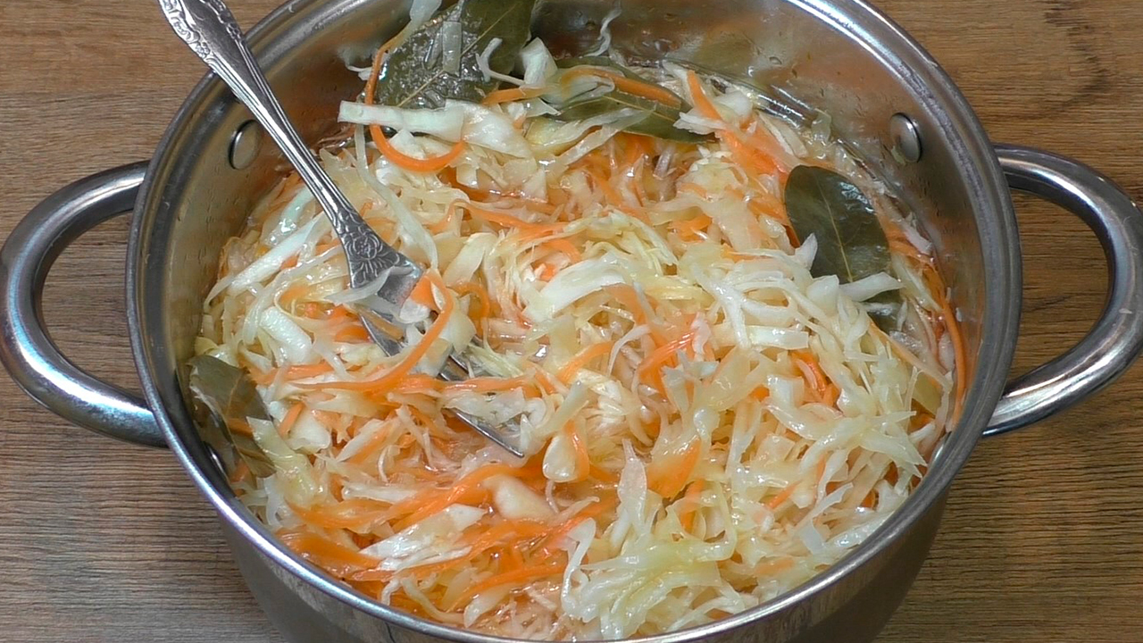 Маринованная КАПУСТА просто восторг! Хрустящая, сочная и очень вкусная. Быстрый простой рецепт! смотреть онлайн