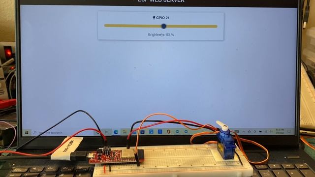 Esp32 with Slider Control using Websockets смотреть онлайн