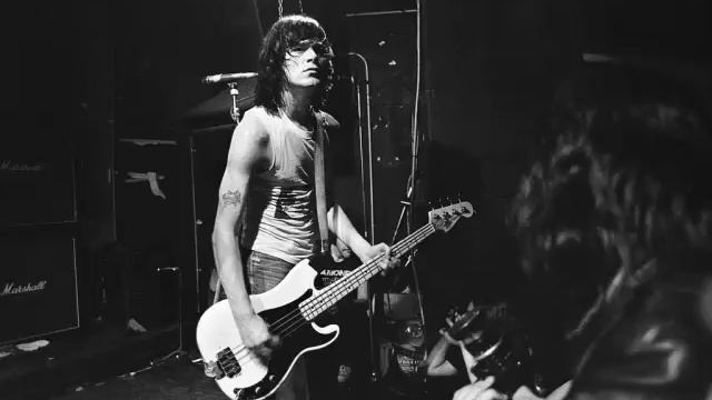 Ramones - Blitzkrieg Bop (Dee Dee Ramone Only)