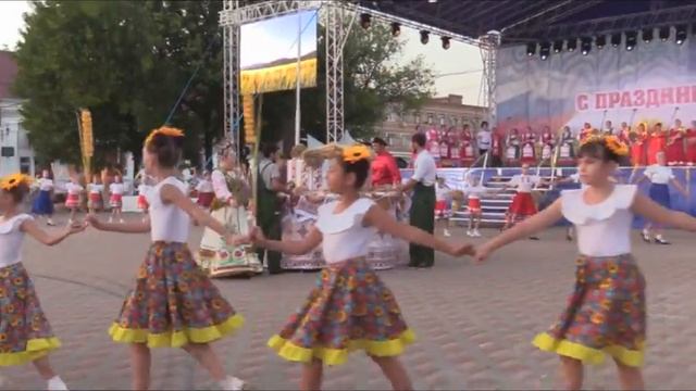 День урожая Гулькевичи 2018. Среди раздолья хлеба золотого смотреть онлайн