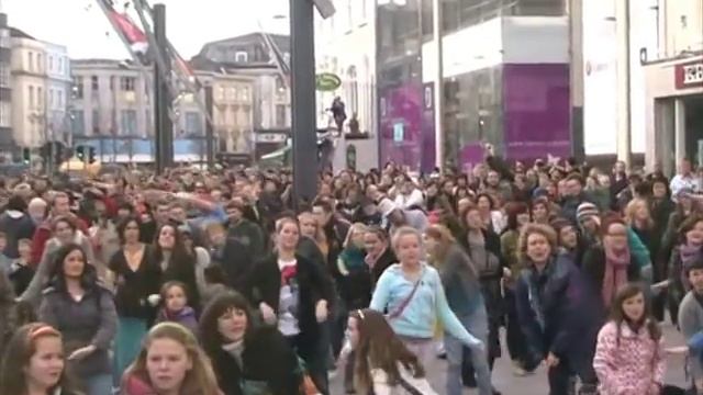 Cork Flashmob Let Mr Blue Sky In смотреть онлайн