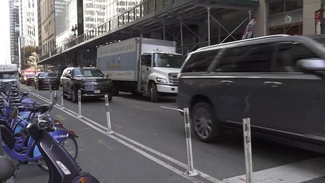 Motorcade arrives at Trump Tower смотреть онлайн