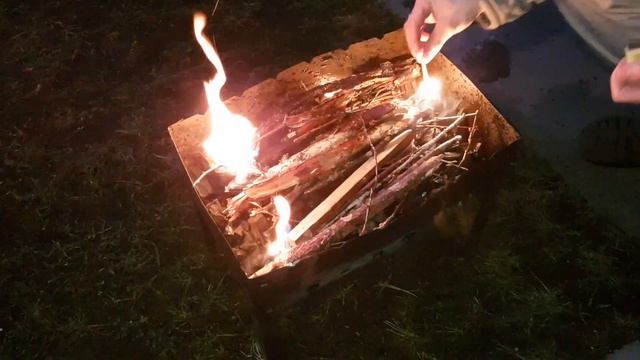 Жарим купаты на мангале смотреть онлайн