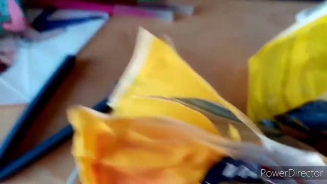 Чем кормить попугая?/Какие фрукты можно и нельзя давать волнистому попугаю? смотреть онлайн