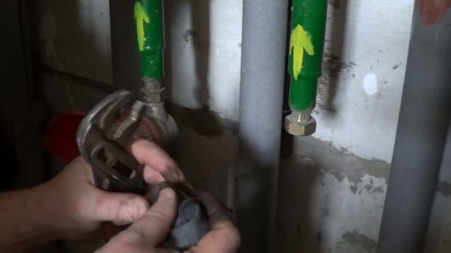 Фильтр грубой очистки воды, разборка и прочистка смотреть онлайн