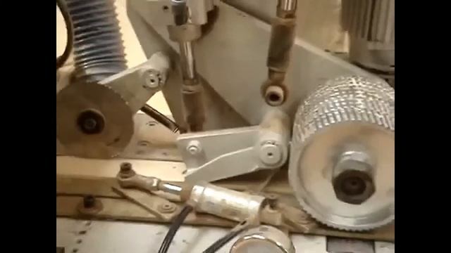 Автоматическая линия сращивания Beaver 150/6D. Сращиваем короткомерные бруски в заданный размер смотреть онлайн