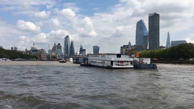 ? River Bus Journey on the Thames | London | UK смотреть онлайн