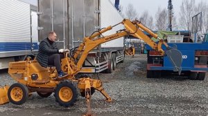 Колесный миниэкскаватор Komatsu WB04-2