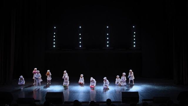 Студия Неваляшки - Новогодние радости смотреть онлайн