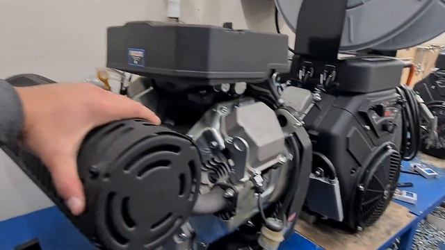 LIFAN 2V90F (37 л.с,)Новый двигатель для гидродинамических машин.Или Loncin LC2V90FD смотреть онлайн