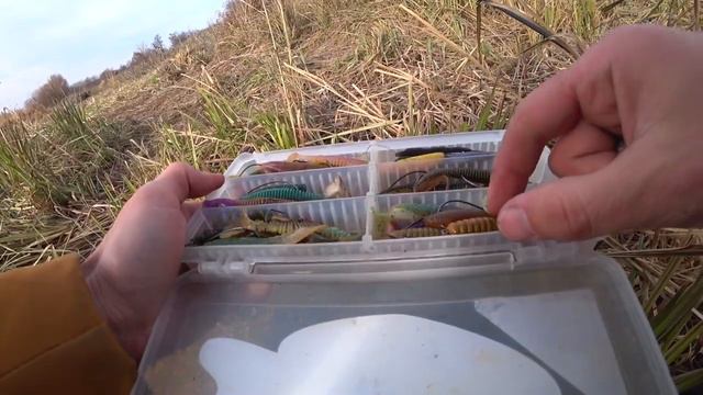 РЫБАЛКА НА ЩУКУ НА ЮЖНОМ БУГЕ. ЖОР ЩУКИ ПОЗДНЕЙ ОСЕНЬЮ. ЛОВЛЯ 2020 смотреть онлайн