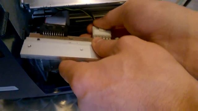 Видеоинструкция Замена термо-головки принтера Datamax смотреть онлайн