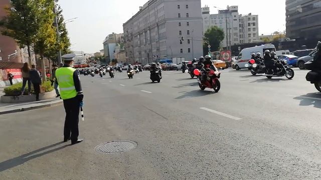 Москва. Мото парад в честь закрытия мото сезона 26 сентября 2020!!!часть 2. смотреть онлайн