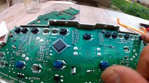 Ремонт подсветки панели приборов Митцубиси лансер 9, замена стандартных лампочек на светодиодные.