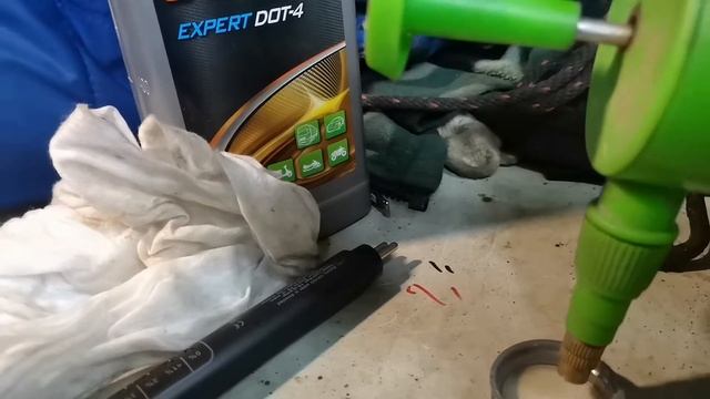 Обзор инструмента для проверки тормозной жидкости смотреть онлайн