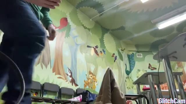 Робот помощник! Этот робот поможет вам принести телефон где бы вы не были, и уехать обратно на базу смотреть онлайн