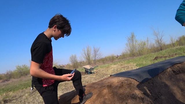 КАТАЕМ НА ДЁРТАХ НА БМХ/ Riding On The Bunkers On The BMX