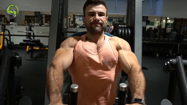 Josch und Felix geben alles | Brusttraining und Posing смотреть онлайн
