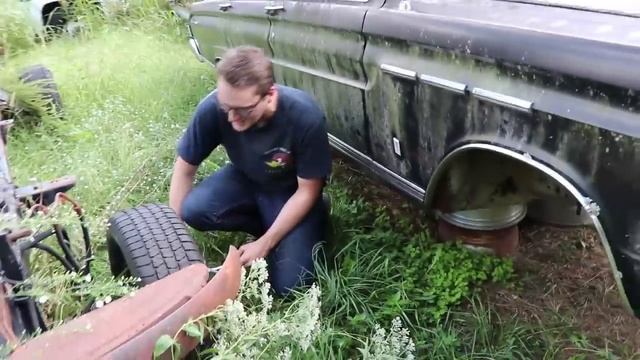 JUNKYARD Plymouth Runs and Drives After 10 Years! смотреть онлайн