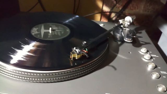 ADC LFM-2 + Benz Micro MC Gold + Trichord Dino "Getz/Gilberto - The Girl from Ipanema" смотреть онлайн