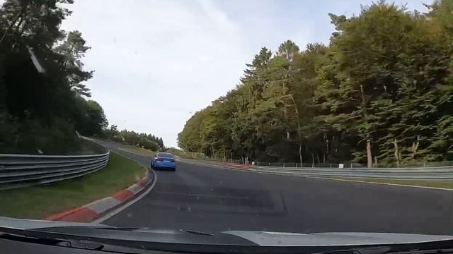 Nürburgring Nordschleife - Renault Megané 4 RS Trophy R - following a beautiful blue colored BMW M3 смотреть онлайн