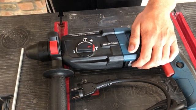 Перфоратор BOSCH GBH 2-28 Professional Видеоотзыв (обзор) Максима смотреть онлайн