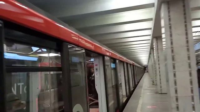 Электропоезд 81-775/776/777 «МОСКВА-2020» (Дейна) №16 на станции метро «Свиблово» КРЛ 6.09.2021г. смотреть онлайн