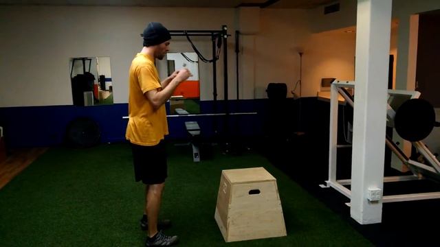 Band-resisted KB Swings/Box Jumps смотреть онлайн