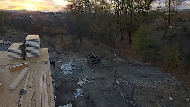 Сип панельный дом 16,2×10,8м..Эпизод-5..подготовка к монтажу Сип Стен 174мм смотреть онлайн