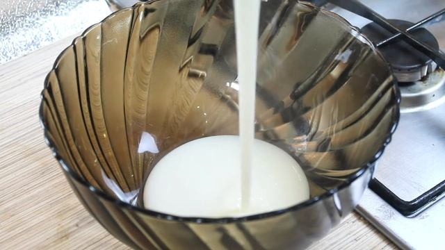 Как приготовить вкусный крем "Пломбир" без яиц и сливок/ Mavzuna`s kitchen смотреть онлайн