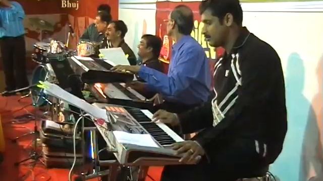 Gore Gore O Banke Chore...Mridula Desai and Sangeeta смотреть онлайн