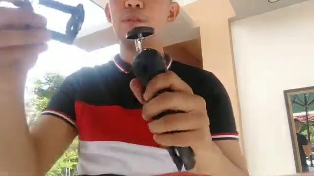 Unboxing Mini tripod (Yunteng Yt-228 Mini Tripod For Cellphone & GoPro Holder) смотреть онлайн