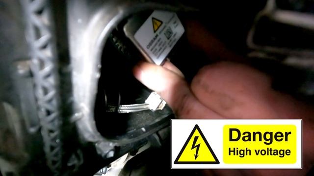 Audi a6 c7 Headlight Bulb Replacement смотреть онлайн