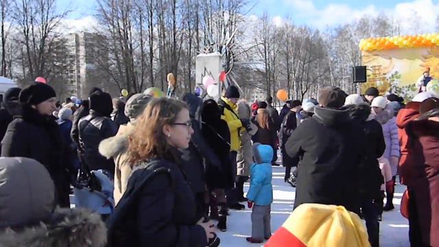 Масленница в Санкт Петербурге. Масленничный поезд. смотреть онлайн