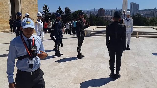 Смена караула в мавзолее Ататюрка смотреть онлайн
