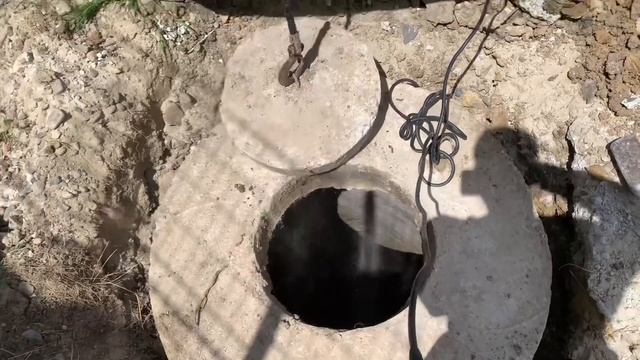 Ошибка прораба. Переделываем . Демонтаж ж/б крышки колодца в одиночку хитрым способом . SUV instead смотреть онлайн