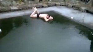 Как немец прыгнул в ледяной бассейн