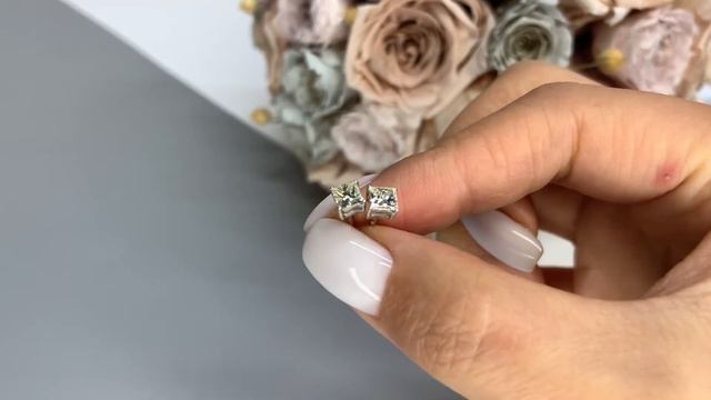 Пусеты с бриллиантами принцесса 0.31ct и 0.32ct смотреть онлайн