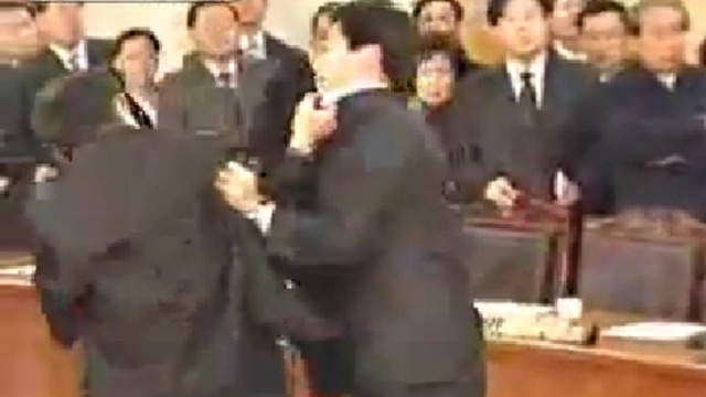 Политик - каратист смотреть онлайн