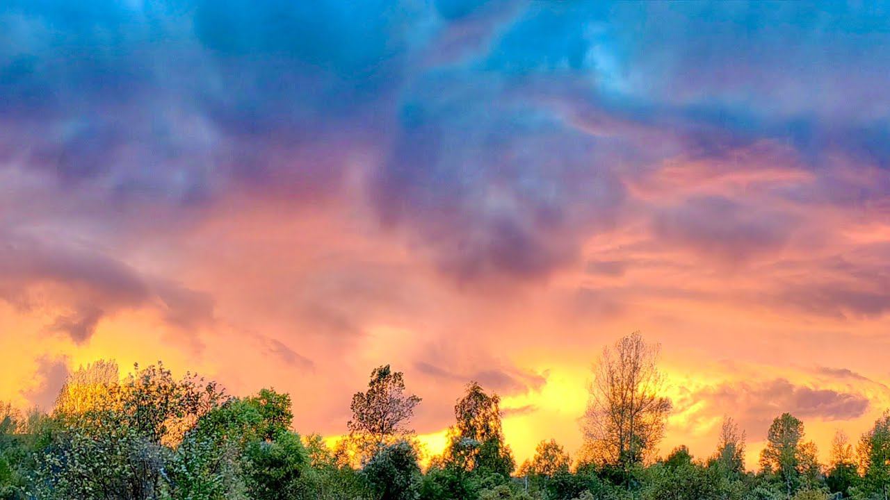 Термоядерный закат в Сибири в 4К смотреть онлайн