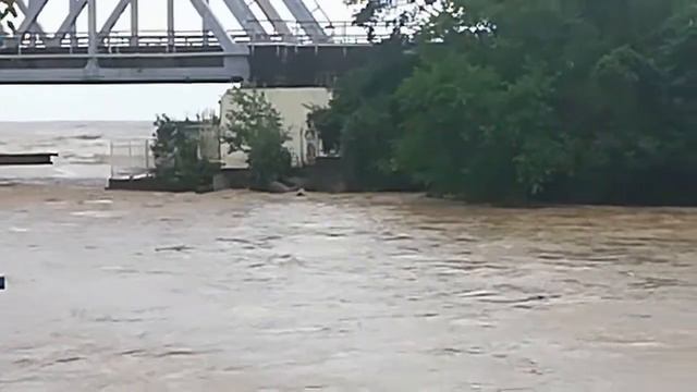 Речка Дагомыс вышла из берегов смотреть онлайн