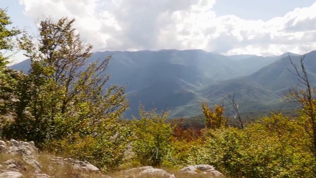 Южный склон Чатыр-Дага .Поляна Саурган ,Казу-Кая (1108м)Горный Крым , смотреть онлайн