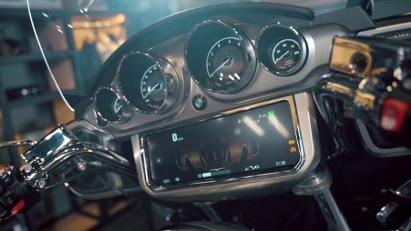 BMW R 18 Trancontinental – обзор с экспертом BMW Motorrad