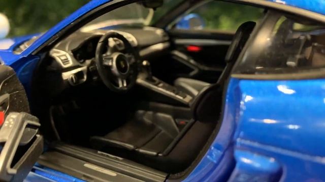 1/18 Schuco Porsche Cayman GT4 450040200 смотреть онлайн