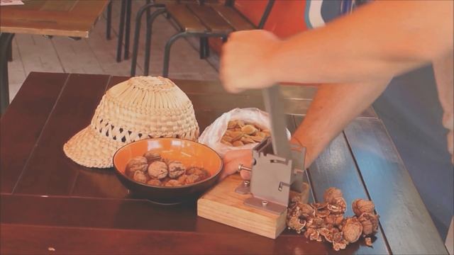 Орехокол универсальный Unicrack, аналог Питеба (Piteba) смотреть онлайн