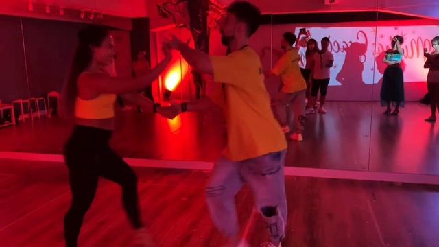 Bachata Hong Kong: Demo by Stefano and Claire at Basakizz Halloween 2021 смотреть онлайн