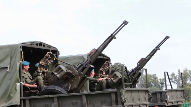 День города Залпы орудий смотреть онлайн